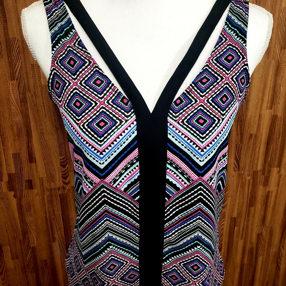 Candies Double V Cutout Shell Tank Sz XS N… - Picture 7 of 8